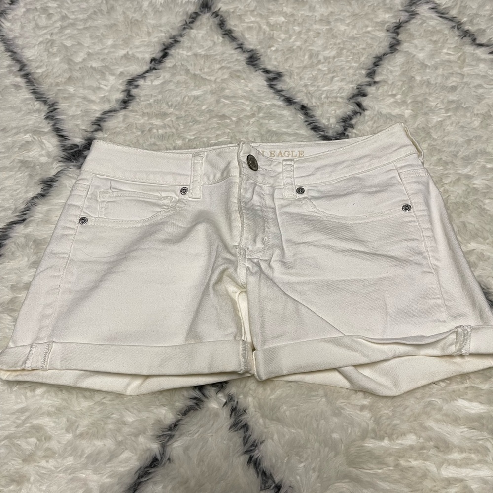 White American Eagle white denim shorts
